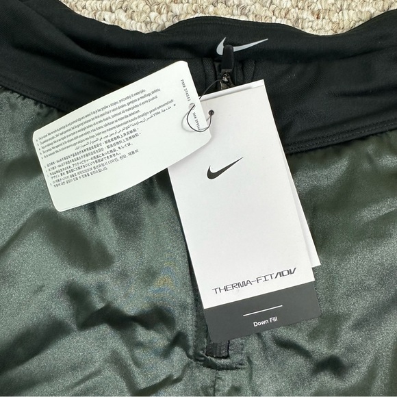 Nike Therma Fit ADV Down Fill Running Division 3” Shorts Women’s Size Small - Picture 2 of 8